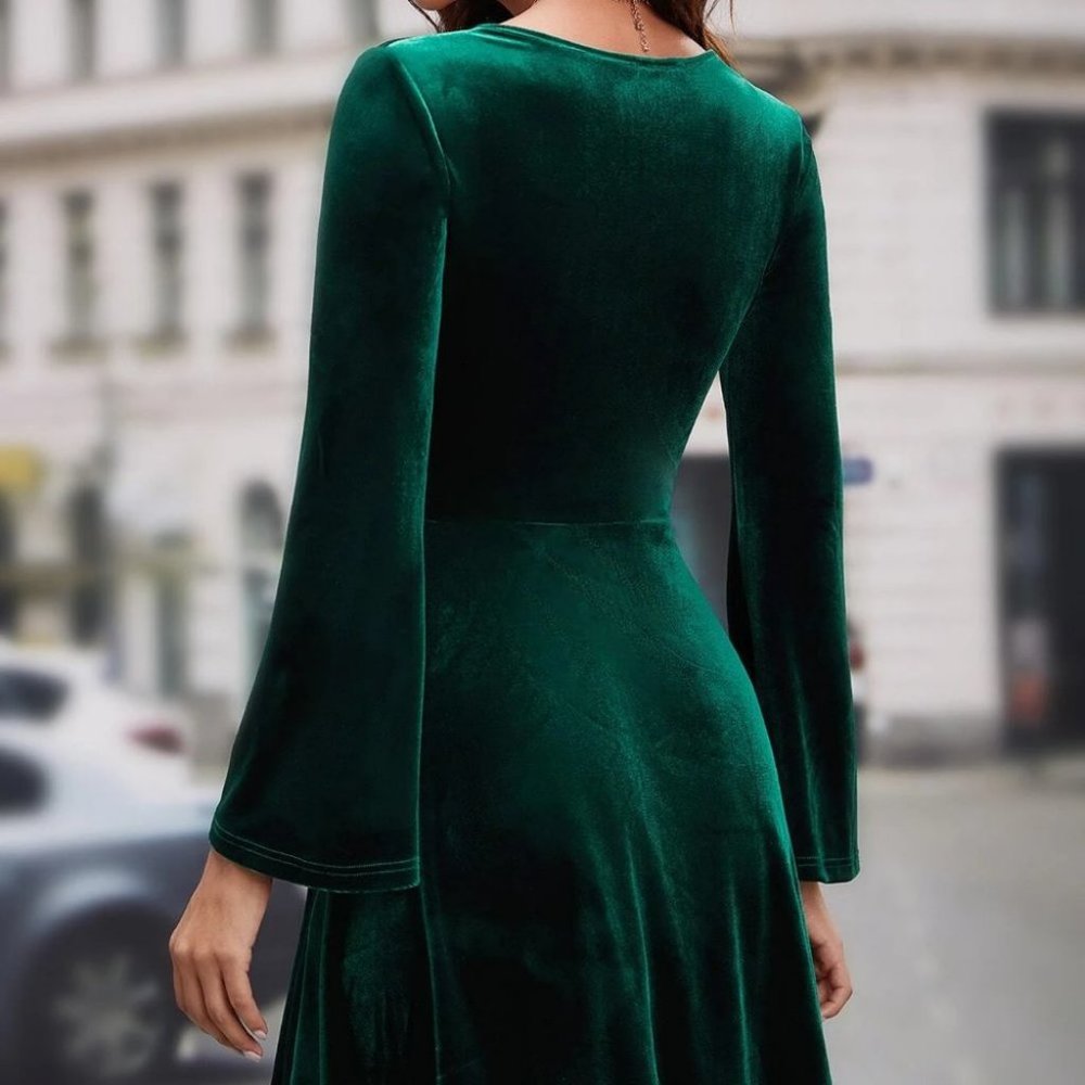 Green Womens Velvet long sleeved Dress - Picture 2 of 3
